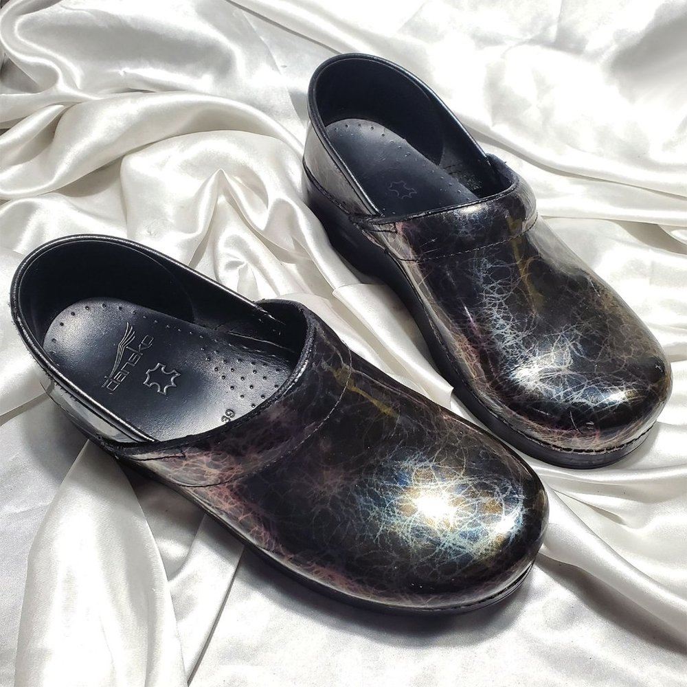 DANSKO blue green patent swirl design clog shoes Sz 39 8.5 9